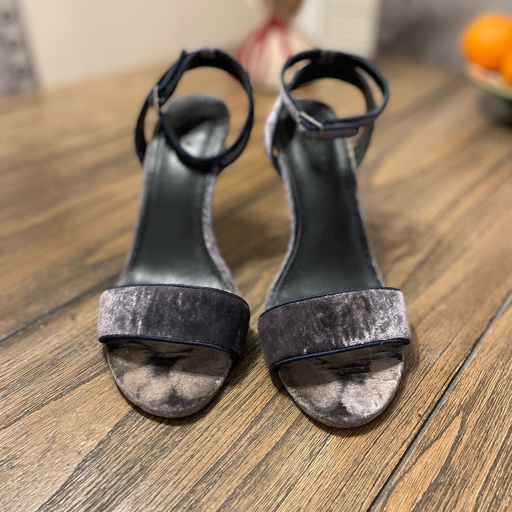 Sandro Nina Dark Blue Velvet T-Strap Sandal Stiletto Heels Size 8.5 Party City - Picture 2 of 11